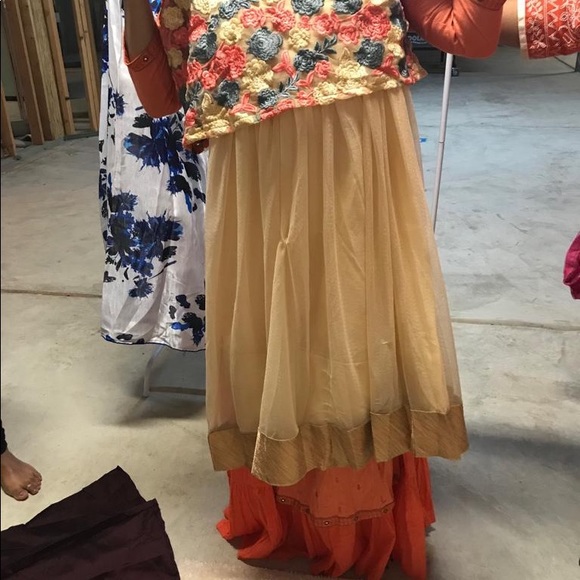 Indian dress - Picture 4 of 4